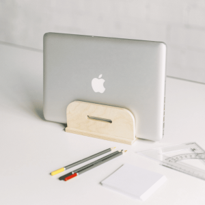 eco-friendly-derest-wooden-laptop-stand-ekohunters-debosc