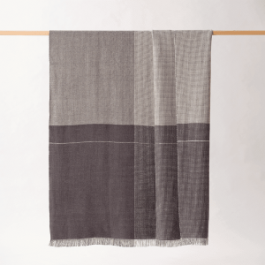 eco-friendly-grey-plaid-sempre-ekohunters-ecodesign-teixidors
