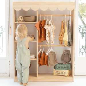 armario-sostenible-infantil-montessori-cortinas-ekohunters-decoracion-sostenible