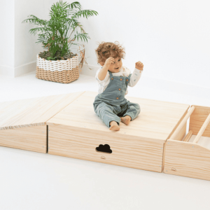 gateo-rampa-lisa-rampa-palo-y-cajon-madera-inspiracion-pikler-ekohunters-mini-piu-decoracion-infantil-sostenible