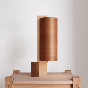 lampara-de-mesa-sostenible-madera-zeiling-modelo-pequeño-ekohunters