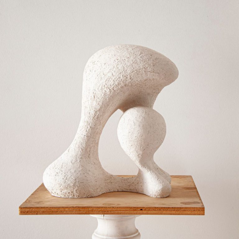 escultura-organica-moderna-ceramica-ekohunters-miriam-castiglia