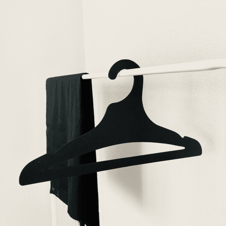 black-crossbar-hanger-ekohunters-ecodesign-sustainable-decor-accesories-home-decaor-trempel (16)